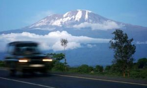 Du khách Canada rơi núi Kilimanjaro thiệt mạng vì kẹt dù