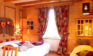 Nơi vợ chồng chung giường nhưng ngủ trên hai quốc gia