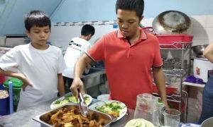 Kiều bào Việt tại Pháp: Những người xây “mái ấm” cho quê hương
