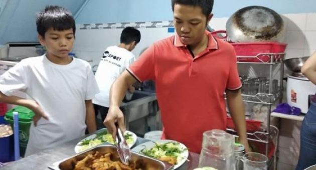 Kiều bào Việt tại Pháp: Những người xây “mái ấm” cho quê hương