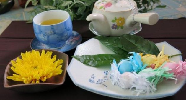 Ngọt thơm hương vị bánh hạt sen xứ Huế