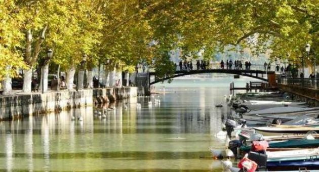 Annecy – làng cổ xinh đẹp được mệnh danh ‘Venice nước Pháp’