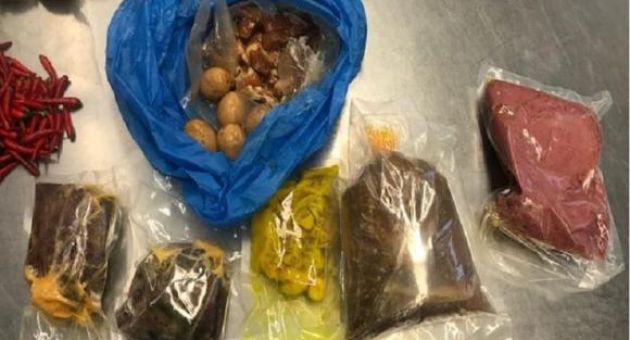 Đắng chát ‘cái kết’ người Việt mang thịt kho tàu vào Úc, thịt chó tới Nhật