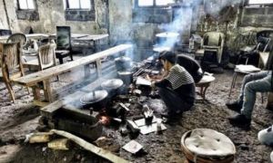 Bên trong Phố Việt Nam - trại dừng chân ở Pháp của người Việt chờ nhập cư trái...