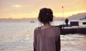 Vỏ bọc ‘Việt kiều Anh, Đức’ hào nhoáng ở quê nghèo