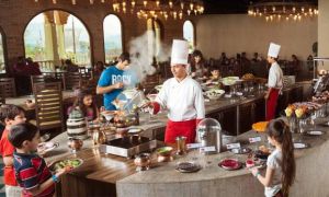 Lý do khách sạn luôn có buffet sáng miễn phí