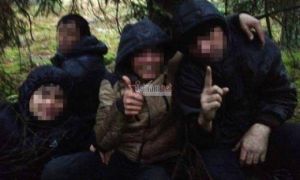 Mắt xích đường dây đưa người qua Anh trồng cần sa