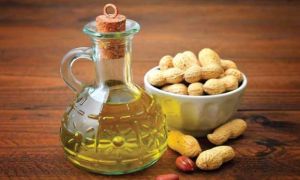 5 lợi ích bất ngờ của dầu lạc không phải ai cũng biết