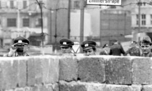 Bức tường Berlin được xây dựng thế nào?