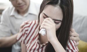 Sau 10 năm kết hôn, ngay cả tiền học phí của con cũng không đủ đóng, tôi nhận...