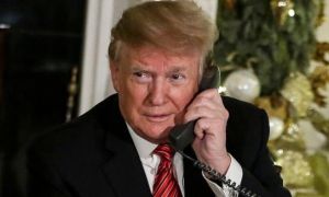 Chính quyền Trump đã giữ lại khoản viện trợ Ukraine cùng ngày điện đàm