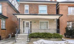 Bí mật trong ngôi nhà cũ ở Canada khiến nhiều người tranh mua