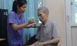 Cha mẹ Việt nên quen dần việc nuôi con không phải để 'phòng lúc về già'