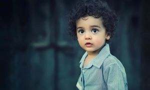 4 điều cha mẹ làm gây tổn hại lòng tự tôn của trẻ