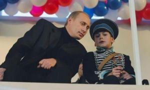 20 năm Vladimir Putin: Hé lộ loạt hình ảnh chưa từng được biết tới của Tổng...