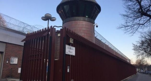 Đại sứ quán tặng quà Tết các nghi phạm, tù nhân người Việt ở Berlin