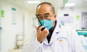 Không còn sống được bao lâu, bác sĩ chạy đua với tử thần chống dịch viêm phổi...