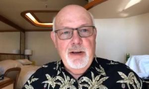 Du khách Anh trên du thuyền có 61 ca virus corona 'xin một quả chuối'