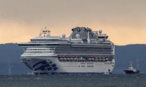 Trên du thuyền bị phong tỏa giữa biển vì dịch virus Corona: Bình tĩnh và tiếp...