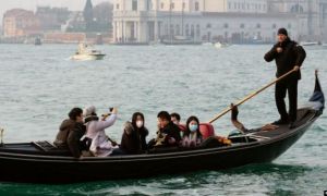 Virus corona: Ý vẫn là tâm dịch ở châu Âu, các láng giềng không đóng biên giới