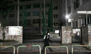 Nhật Bản tranh cãi vì đóng cửa trường học