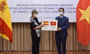 Khẩu trang Việt Nam tỏa ra thế giới