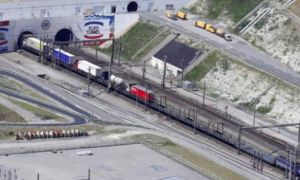 Anh phát hiện ma tuý trị giá 1,3 triệu USD trong lô hàng khẩu trang