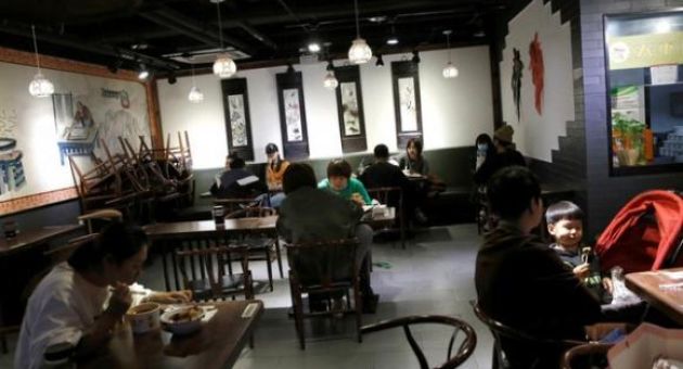 Đi ăn tại nhà hàng, 1 gia đình sau đó phát hiện bị nhiễm Covid-19 khiến những...