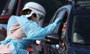 Mỹ có thể phải duy trì giãn cách xã hội tới năm 2022 nếu không có vaccine ngừa...