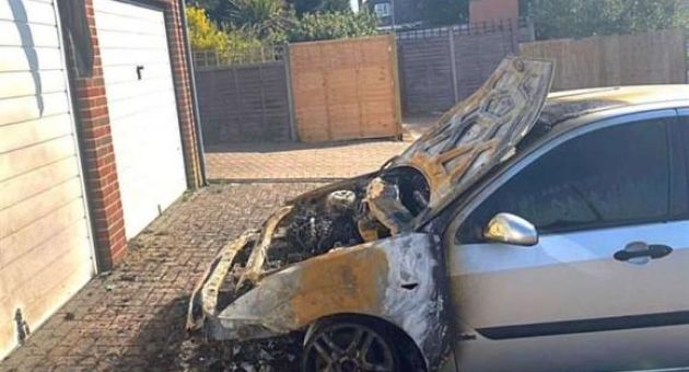 Đốt ôtô của gia đình người châu Á vì kỳ thị dịch Covid-19