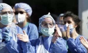 Gần 19.000 người thiệt mạng, dân Pháp vẫn không bị buộc mang khẩu trang