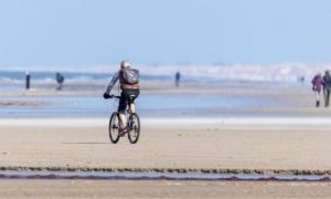 Virus corona : Châu Âu nhức đầu về chuyện dỡ bỏ phong tỏa