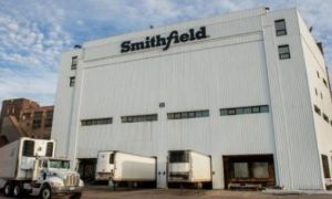 Nhà máy thịt lớn nhất của tỷ phú Trung Quốc thành điểm nóng Covid-19 ở Mỹ