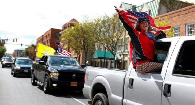 TT Trump 'bật đèn xanh', hàng nghìn người Mỹ biểu tình chống phong tỏa