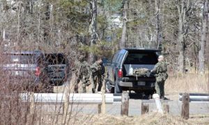 Xả súng kinh hoàng kéo dài suốt 12 giờ ở Canada