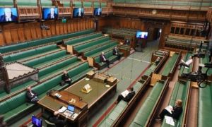 Quốc hội Anh lần đầu tiên họp trực tuyến qua ứng dụng Zoom