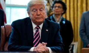 Virus corona: Hơn 50 ngàn tử vong, Trump đổ lỗi cho TQ, còn trách nhiệm của...