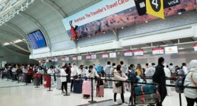 Gần 300 công dân Việt Nam ở Canada được đưa về nước