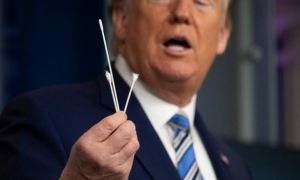 63.000 người Mỹ chết vì corona, tỉ lệ ủng hộ ông Trump vẫn tăng ‘kịch trần‘,...