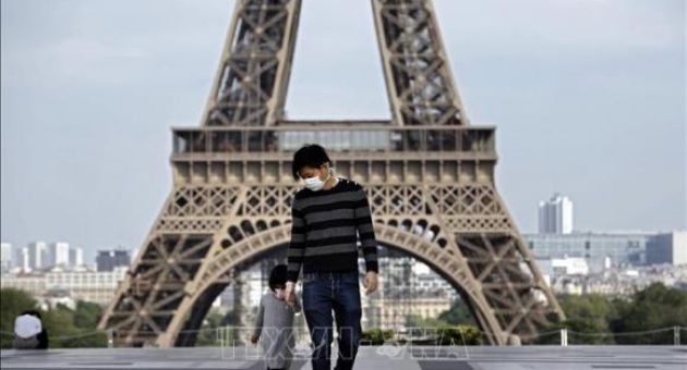 Pháp không cách ly bất kỳ ai đến từ EU, Schengen
