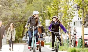 Paris khuyến khích người dân sử dụng xe đạp