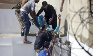 Thoát chết kỳ diệu trong vụ rơi máy bay Pakistan