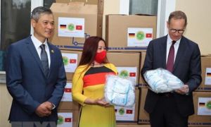 Thị trưởng Berlin đánh giá cao hoạt động thiện nguyện của Cộng đồng người Việt...