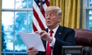 Luật trừng phạt Trung Quốc đã tới bàn làm việc của ông Trump