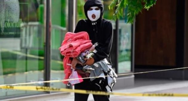 Cướp bóc, hôi của lan tràn khắp Mỹ