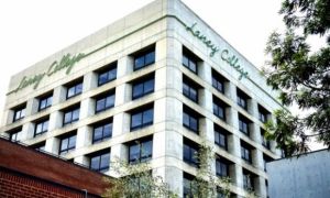 Giảng viên Mỹ bị tố đòi sinh viên Việt đổi tên vì ‘nghe như câu chửi‘