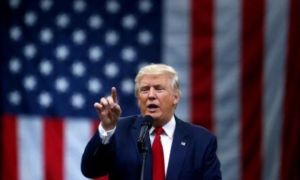 Ông Trump nói Covid-19 sẽ biến mất dù không có vắc-xin