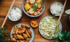 Ngưỡng mộ trước mâm cơm hàng ngày của gia đình người Việt tại Đức