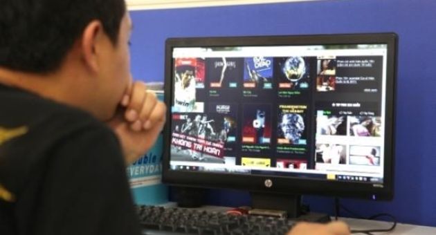 Xem phim “lậu“ tại nước ngoài phải chịu hình phạt thế nào?