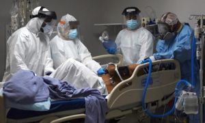 Mỹ khốn khổ vì số ca bệnh COVID-19 tăng sốc